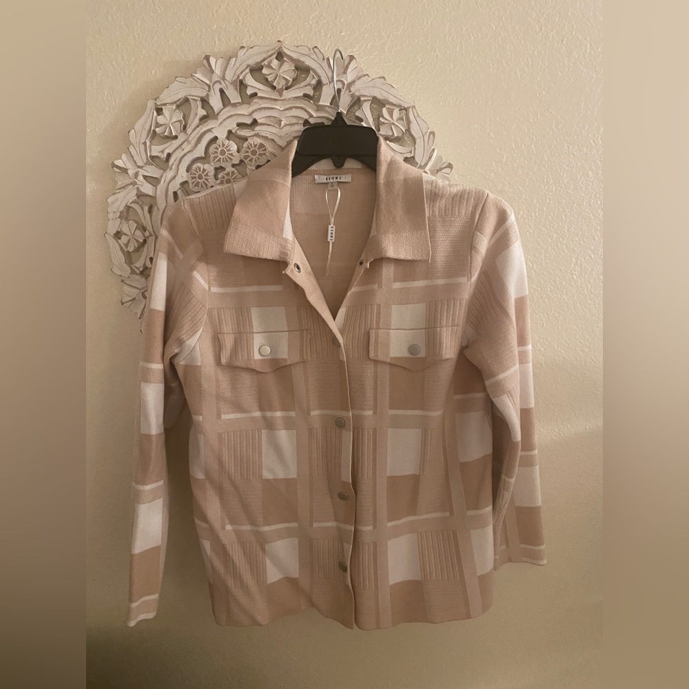 Classic tan checkered super soft jacket